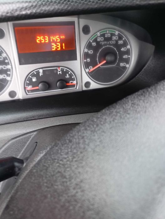 Iveco daily 35C15 cu macara si bascula