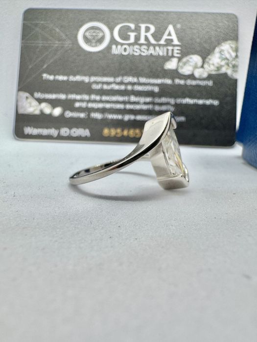 Сребърен пръстен с мойсанит (Диамант) 2.5 карата