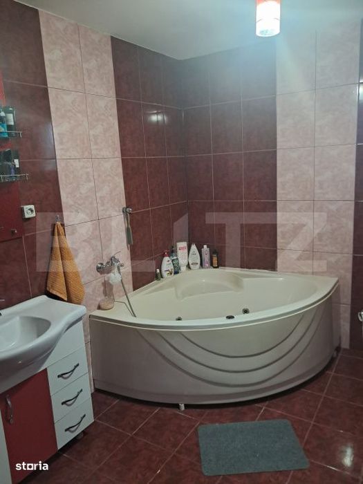 Casa de vanzare, 500 mp, zona Sendreni