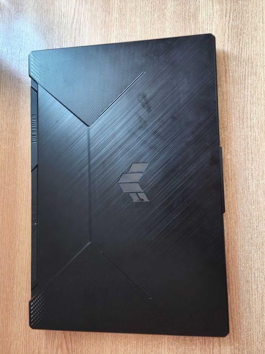 Vând laptop de gaming