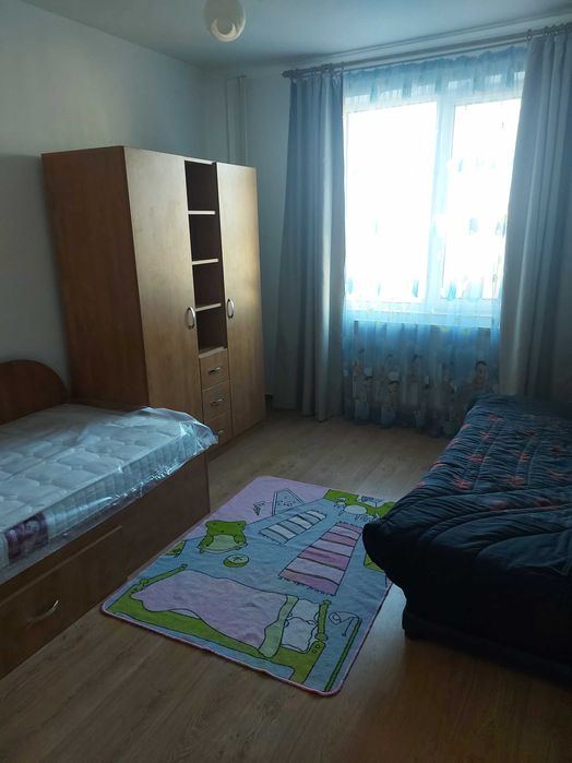 Inchiriez apartament cu 3 camere in Crangasi