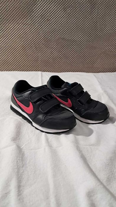 Маратонки за момиче Nike