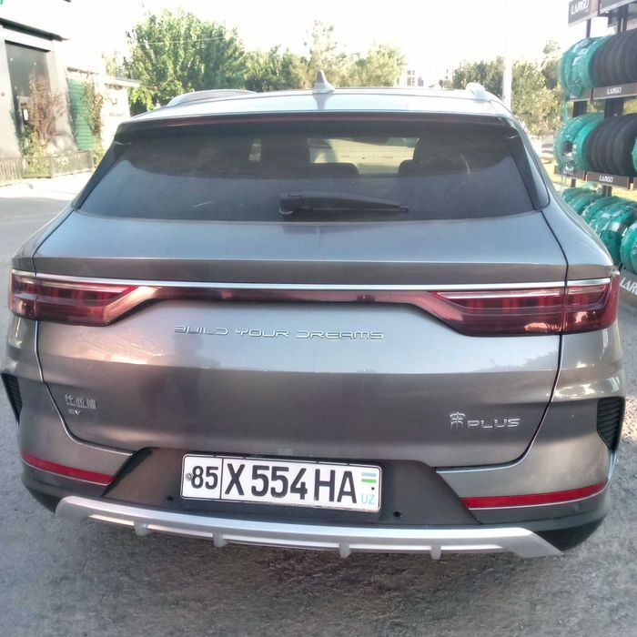 Byd Song plusga oldi o‘ng fara