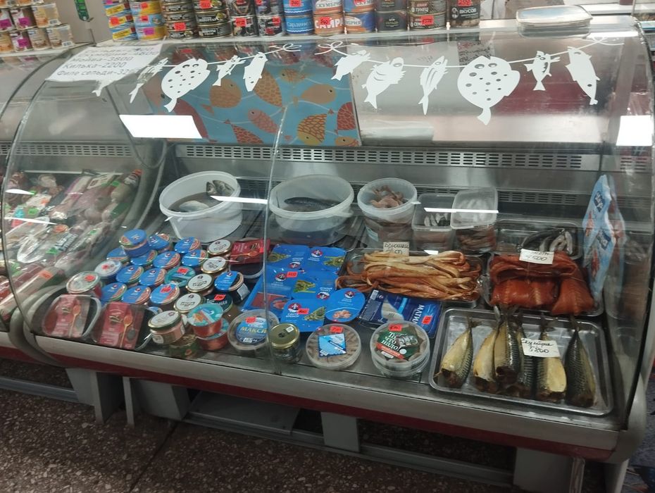 Продам холодную витрину