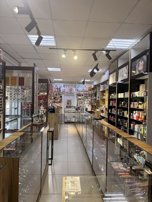 Продаеться бутик