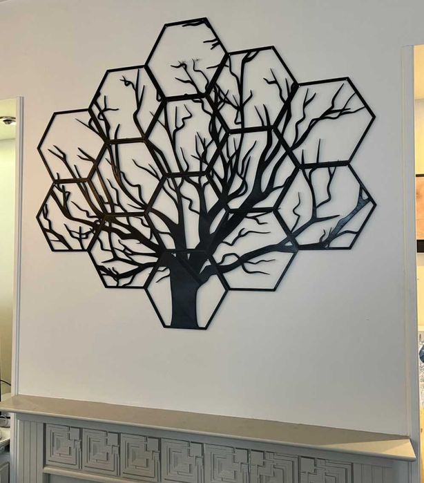 Пано с дърво в шестоъгълници