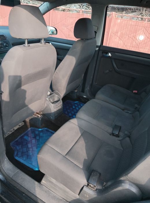 Vw touran anul 2006.1.6.fsi.benzina