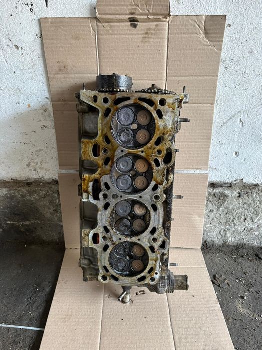 Продам головку на камри 30 ,