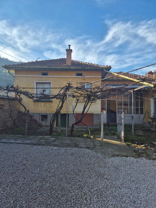 Продава се Къща в с. Врачеш, Област София-област - 110 кв.м за 334 €/кв.м - Снимка #1