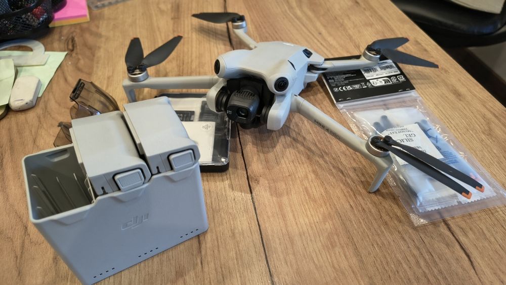 DJI mini 4 pro дрон