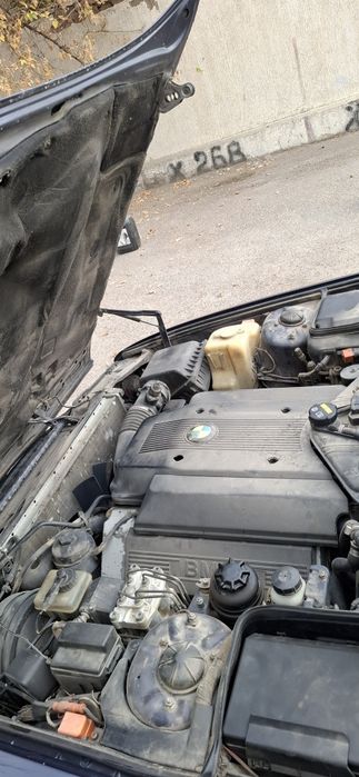 BMW E32 V8 объем 4.0