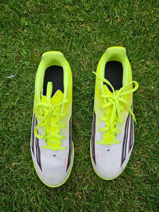 Adidas F50 CLUB TF – 41 1/3 (26 cm)  – Ghete fotbal teren sintetic – aproape noi!