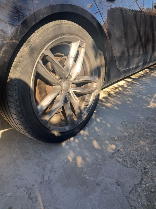 Vând jante audi 245/40/R19