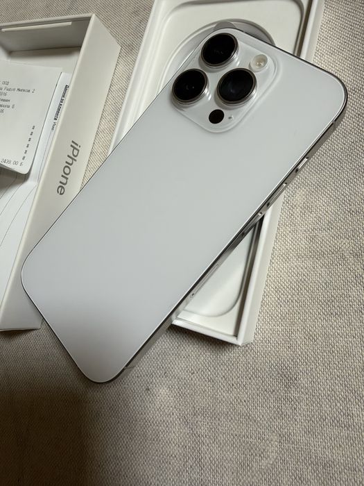 продавам Iphone 16 pro