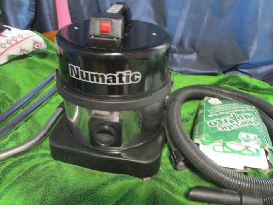aspirator profesional numatic