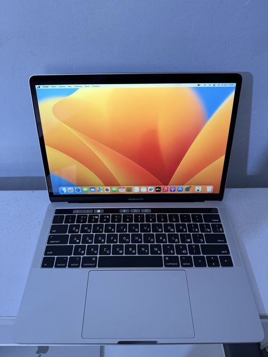 Macbook Pro 2017 touch bar/i5/8/256