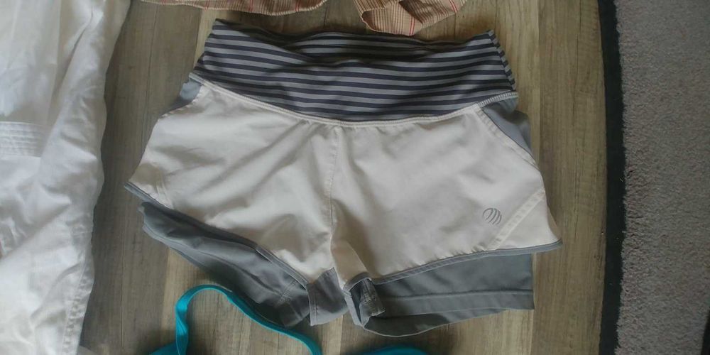 Лот спортни екипи (карате, бягане, плуване) Размер S-М