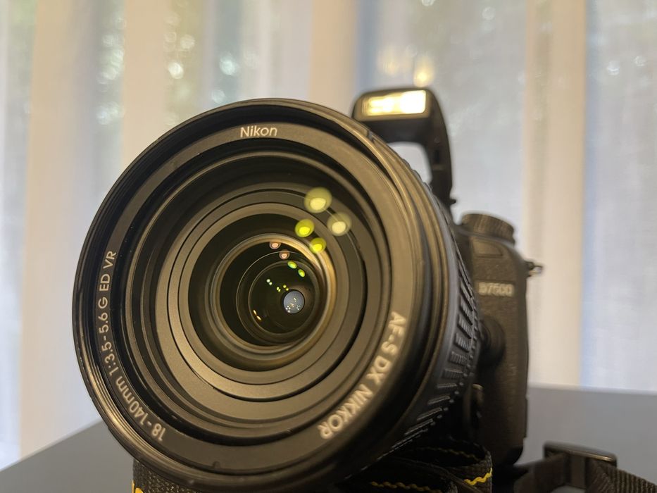 Nikon D7500 + Obiectiv 18-140mm VR - kit complet
