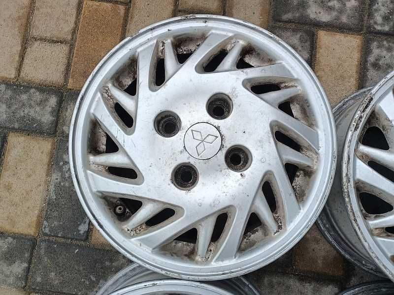 Продам диски на Mitsubishi Galant