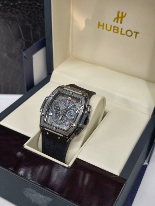 Часы HUBLOT Chronograph