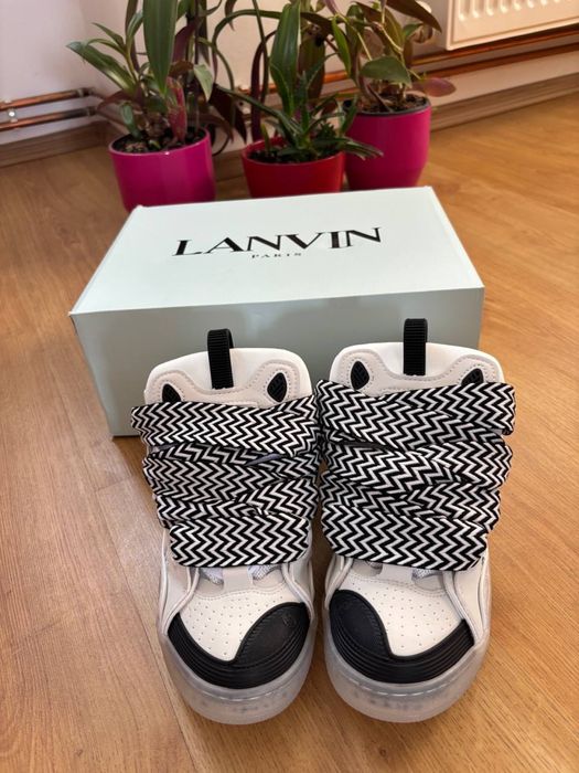 Lanvin Curb White and black