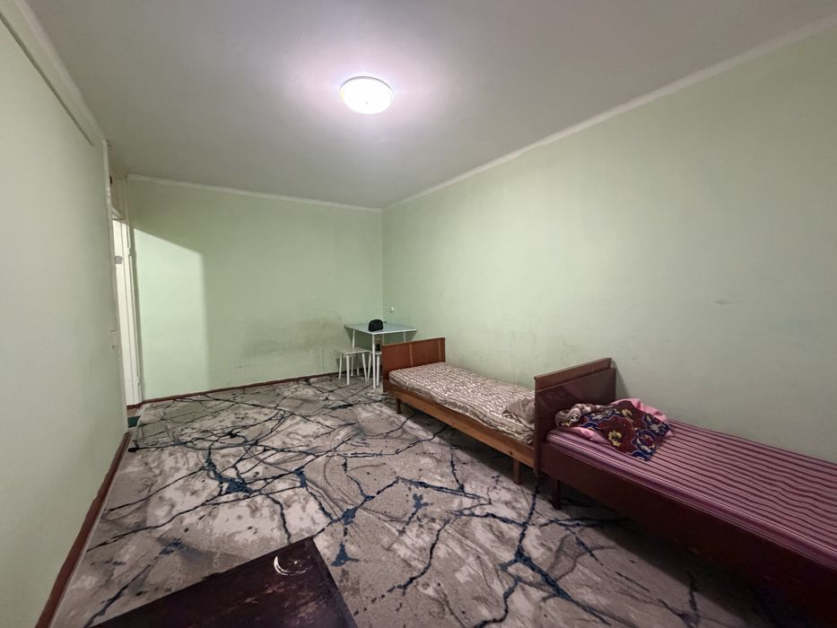 Zudlik bilan frunze massifda 1 xonali kv ijaraga beriladi