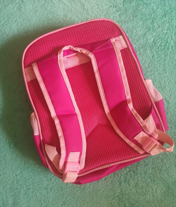 Рюкзачок в школу для начальной школы.