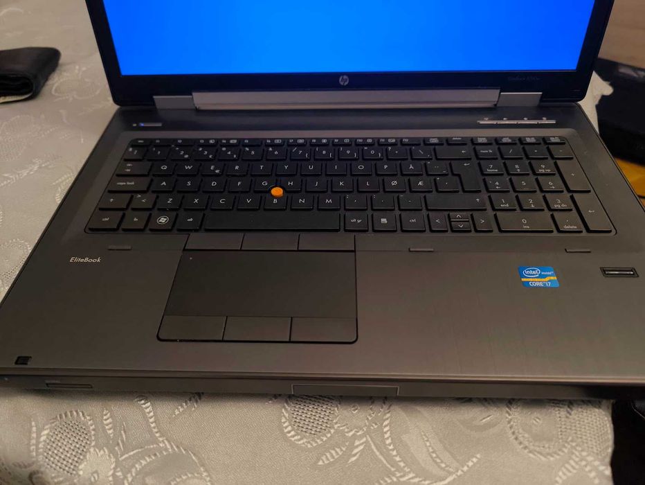 HP EliteBook 8760w Работна станция