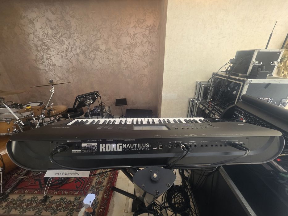 Vând Korg Nautilus 61