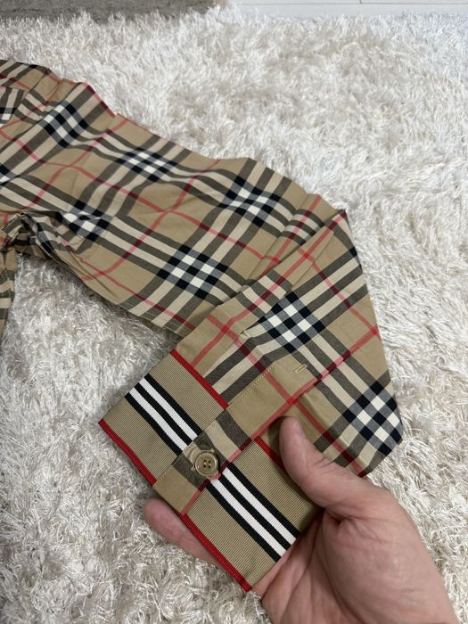 Camasa Burberry colectie noua 2025