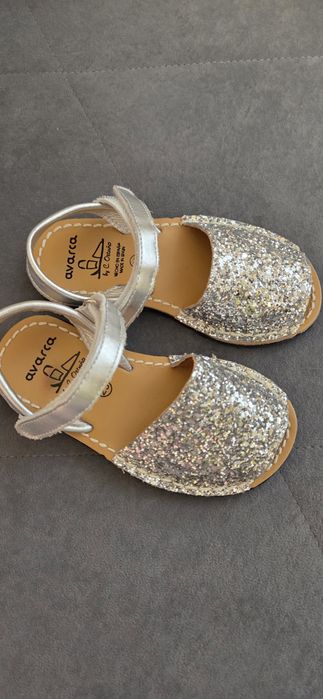 Продам детские сандали