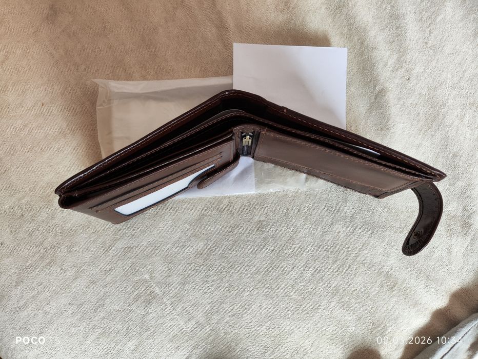 Нов мъжки портфейл от естествена кожа