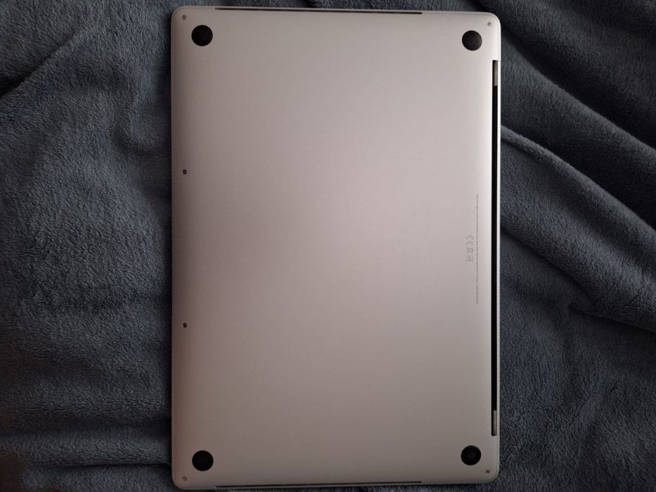MacBook 15 2018 i7 6-core