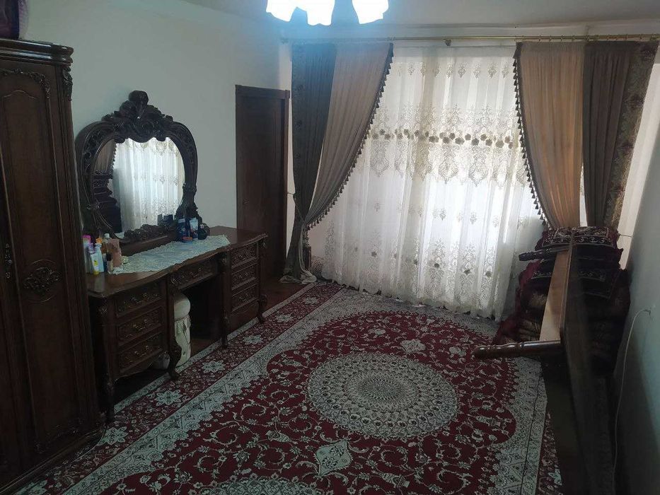 Продается  4-х комнатная квартира своя в районе Чиланзар, Алгоритм