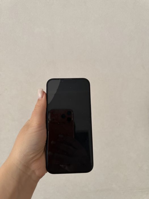 Продам айфон 13