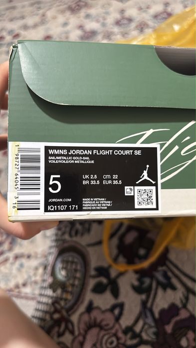 Продаю кроссовки Nike
