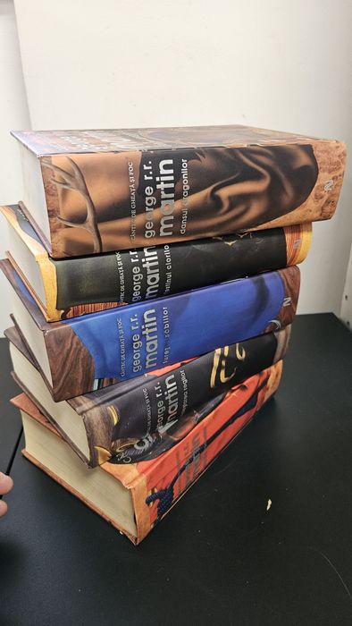 Vand set Gheata si foc/Urzeala tronurilor/Game of thrones, de G Martin