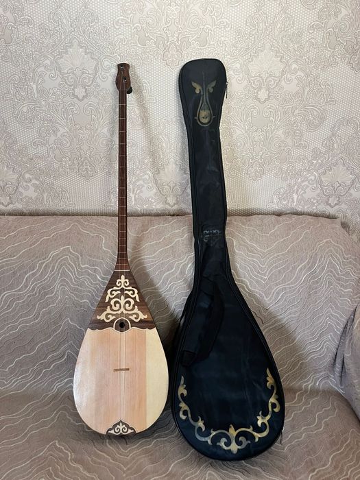 Домбыра сатылады