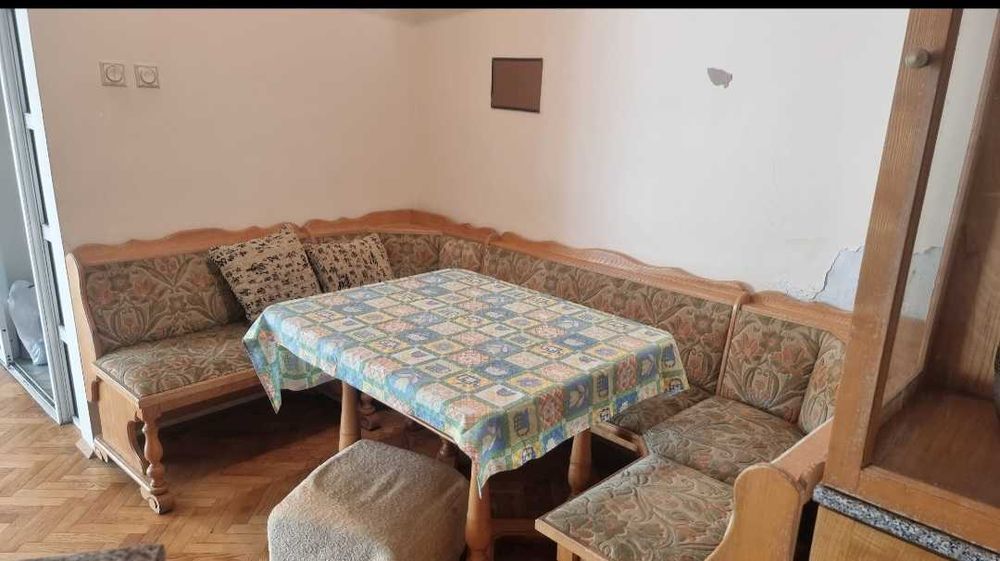 Дава се под наем Тристаен апартамент в Пловдив, Кършияка - 80 кв.м за 382.5 € - Снимка #1