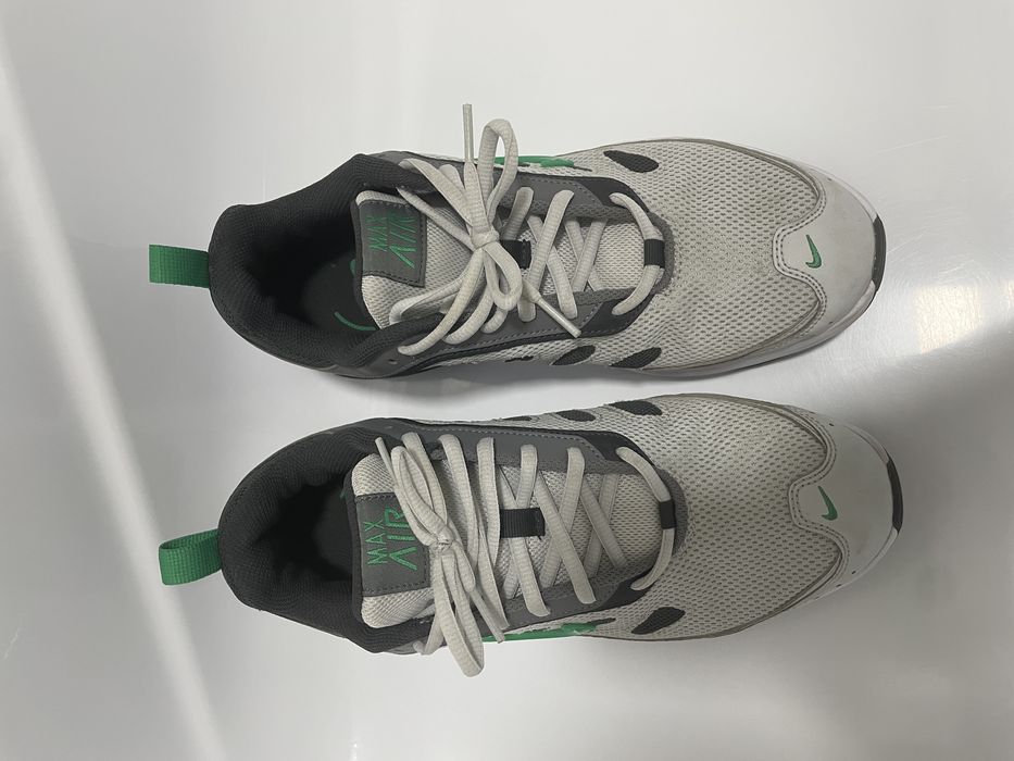 Продам оригинальные кроссовки Nike Air