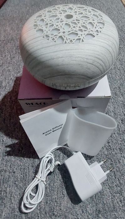 Umidificator cu difuzor de arome, cu ultrasunete si lumini NOU