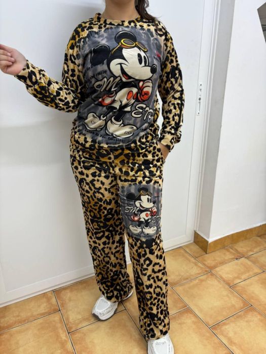 Compleu damă diferite modele