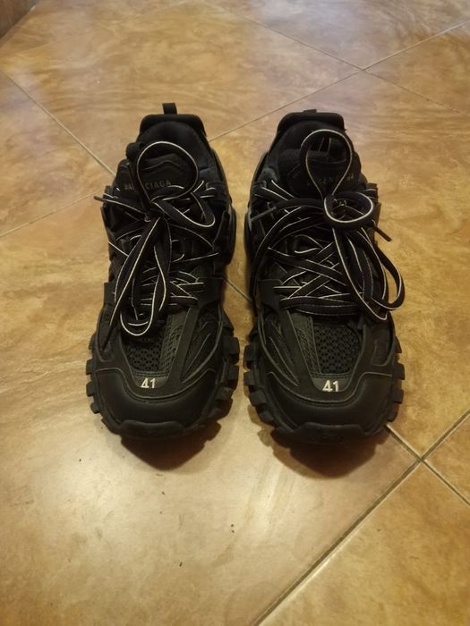 Balenciaga track led