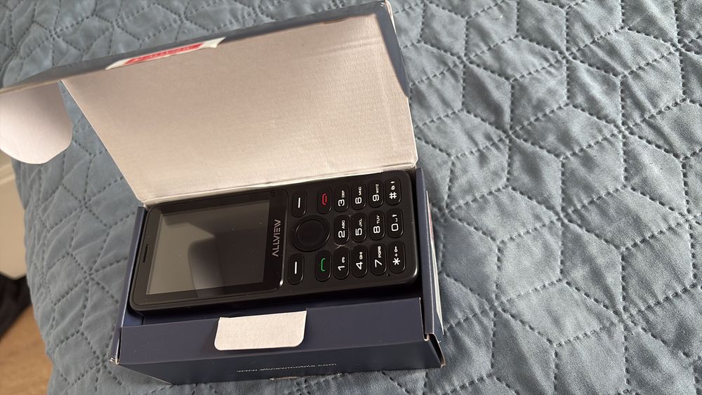 Vând telefon nou