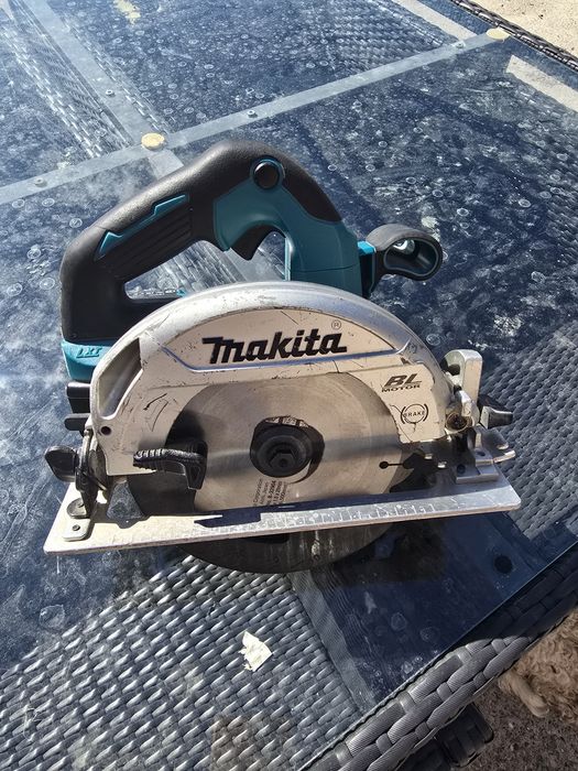 Circular makita DHS660