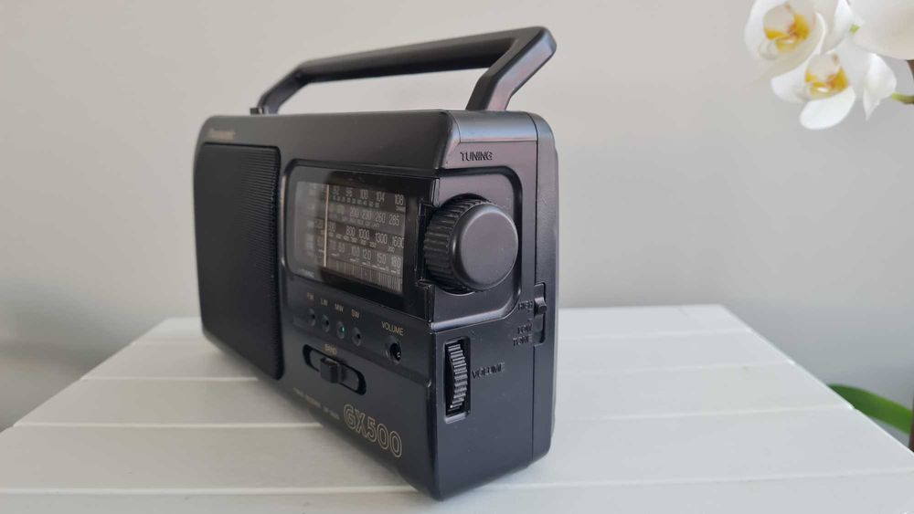 Panasonic RF-3500 – класическо преносимо радио