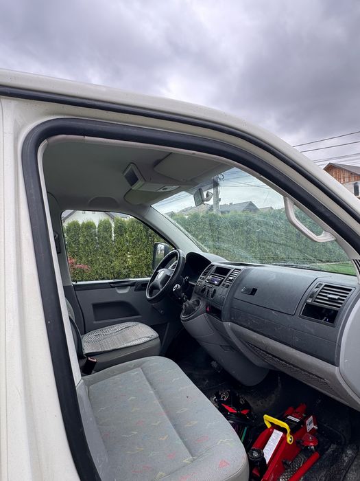 Vând Volkswagen t5 Doka