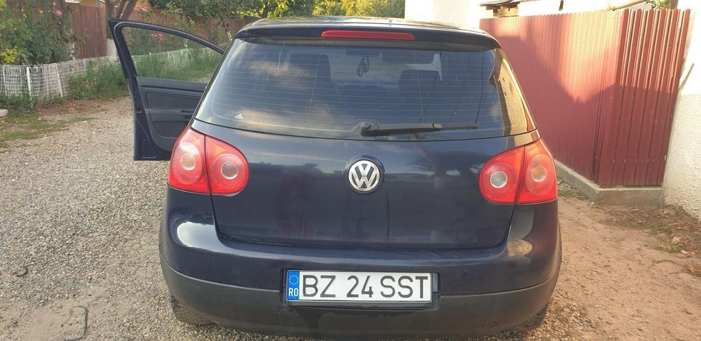 Volkswagen Golf 2004 diesel, 2.047 € — imagine 4