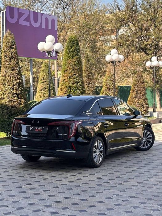 Nasiya Savdo Hongqi EQM5 500kmlik