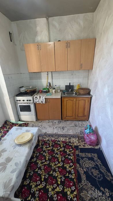 Yunusobod 10 2/5/5 sredniy remont